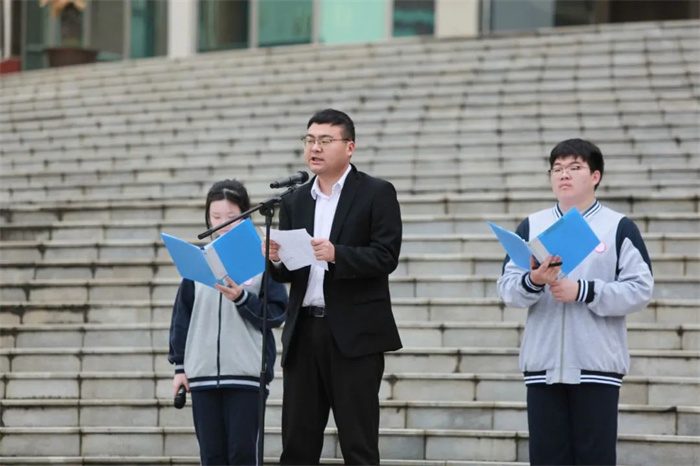 怀宁中学举行2024届高三学生成人礼仪式3.jpg
